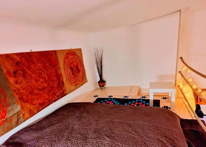 Gallery Flat In Party District