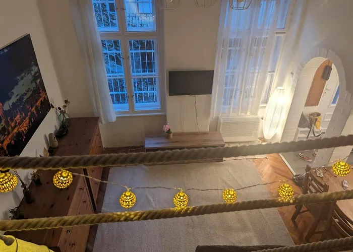 Gallery Flat In Party District
